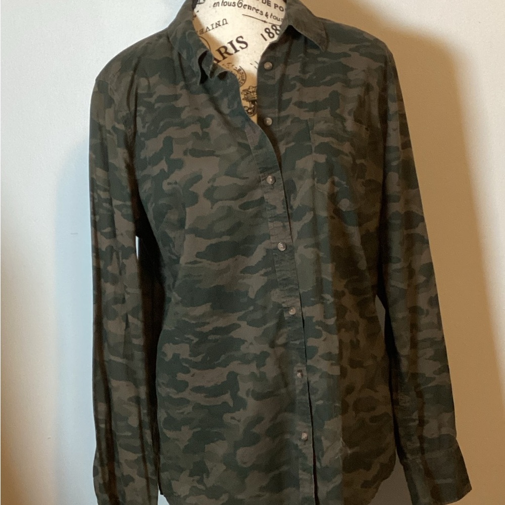 100% LIGHTWEIGHT SOFT COTTON CAMOUFLAGE PRINT LONG SLEEVE BUTTON DOWN SIZE LG